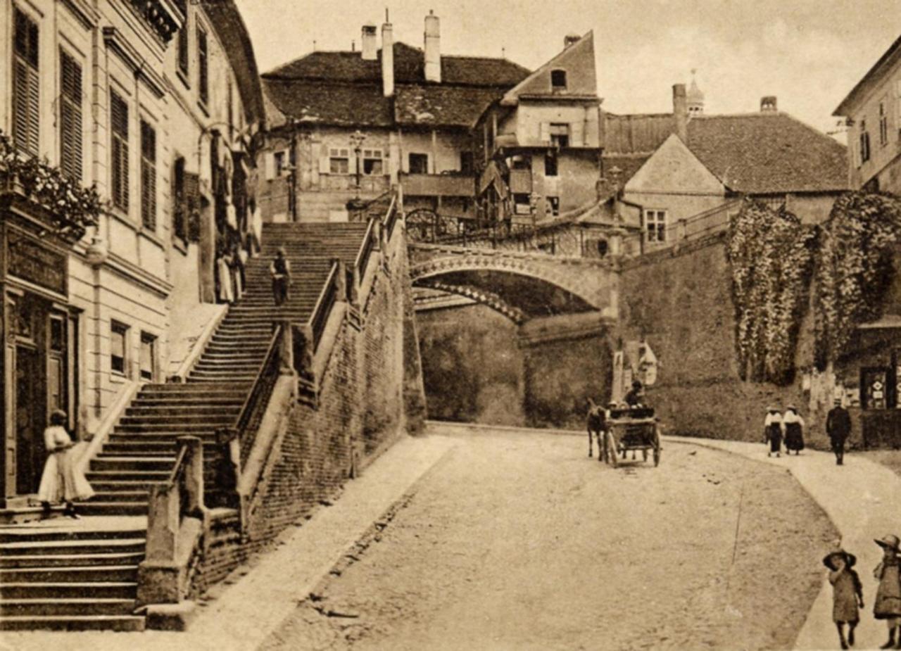 Zur Krone Sibiu Exterior foto